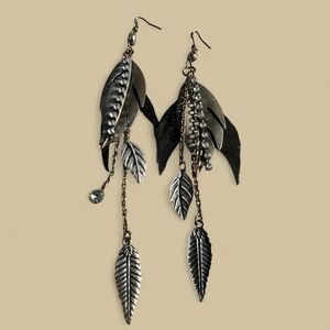 Awesome long feather earrings with chains, charms and rhinestones